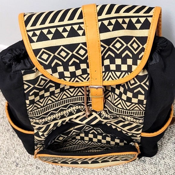 Backpack - Picture 5 of 6